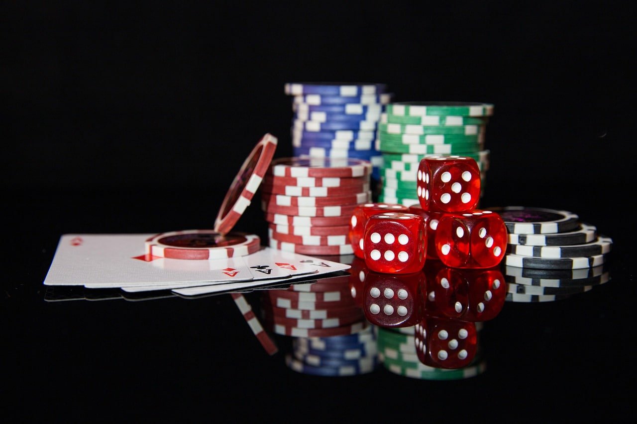 Filipino players enjoying mobile sports and casino games on kingph login